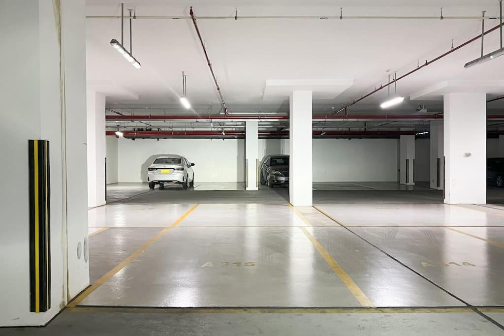 1bhk Near Airport, Pool, Parking